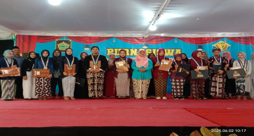 Pengumuman Kelulusan dan Penyerahan Kembali Murid Kelas IX 2025