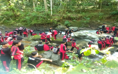 BERSAHABAT DENGAN ALAM